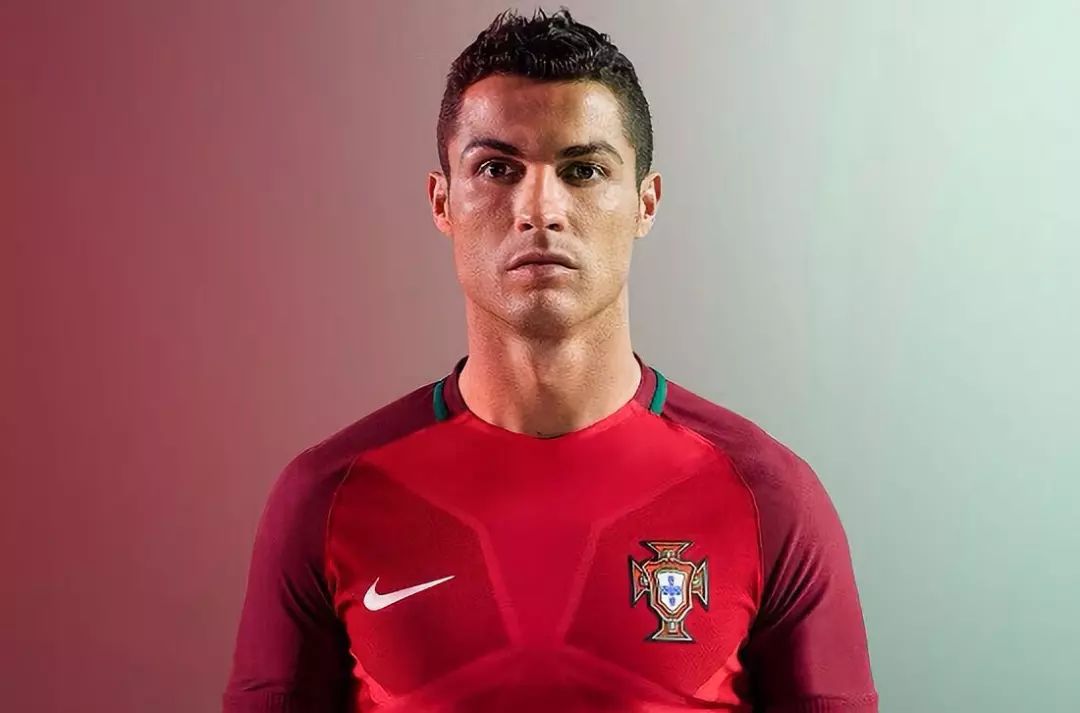 足球比赛的罚球规则_足球罚球区图解_足球罚球基本规则图片解释