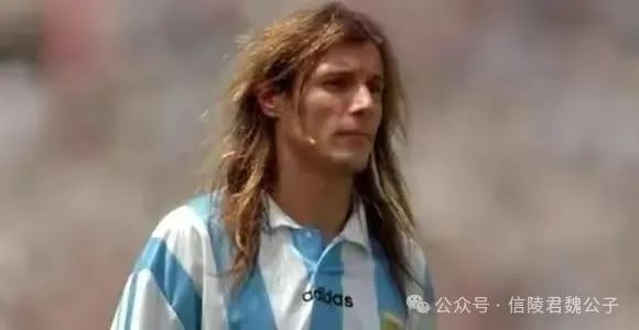 世界上冠军最多的足球球员_足球球员冠军世界上有几个_世界上的足球冠军